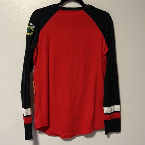 MAJESTIC—-Womans Blackhawks Hip Check Lace Up Long Sleeve- Large - Picture 7 of 7
